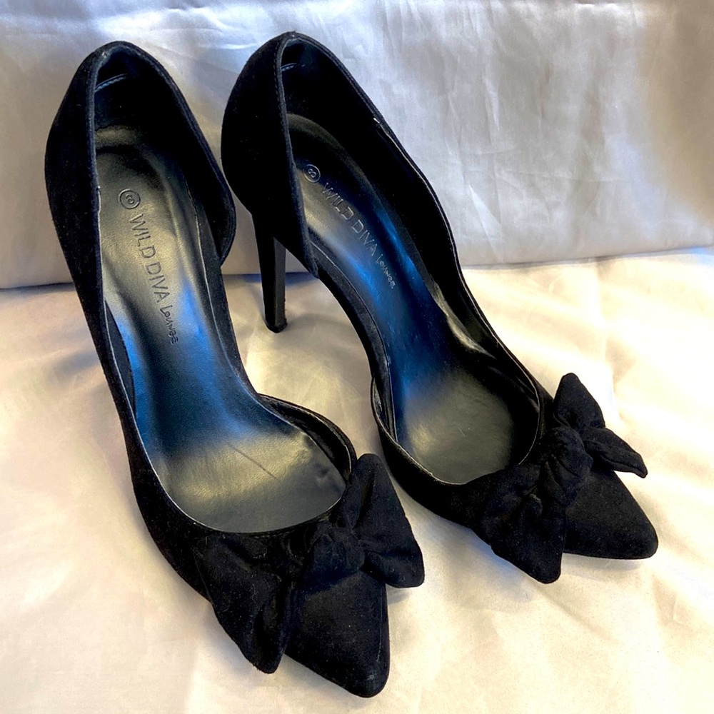 Wild Diva Lounge Black Bow Pumps